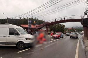 Accident rutier pe DN1 în Bușteni, în zona unei pasarele pietonale, cu trafic dirijat pe un singur fir